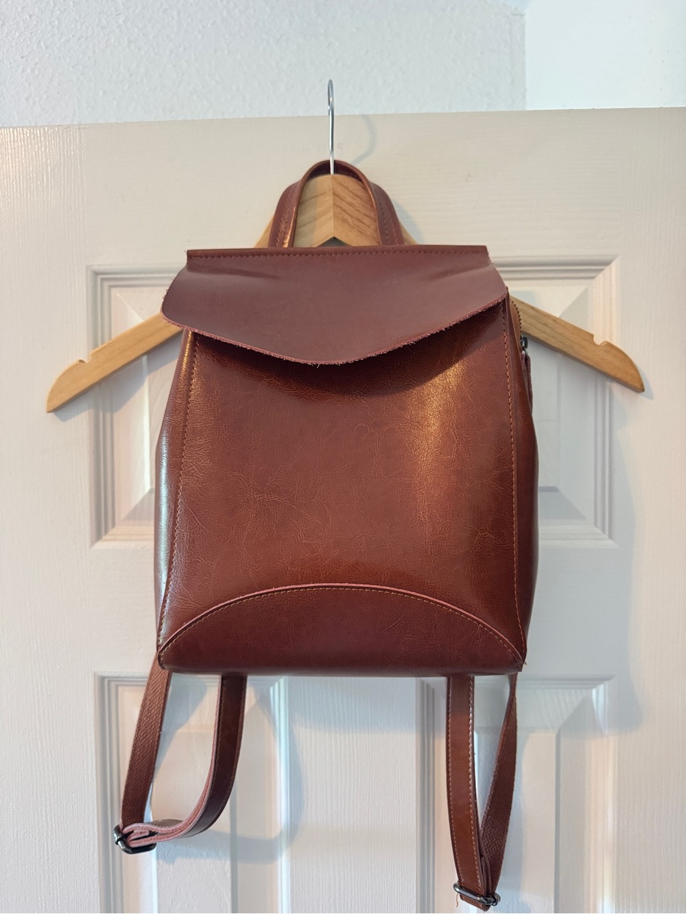 Jehouze Genuine Leather Convertible Backpack / Crossbody Bag 🤎🍂